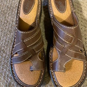 Clark Size 9 Brown Toed Sandals